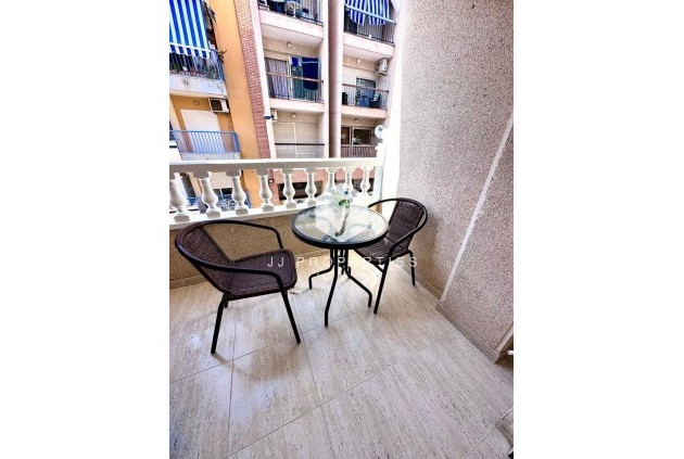 Tweedehands - Appartement / flat -
Torrevieja - Playa del Cura