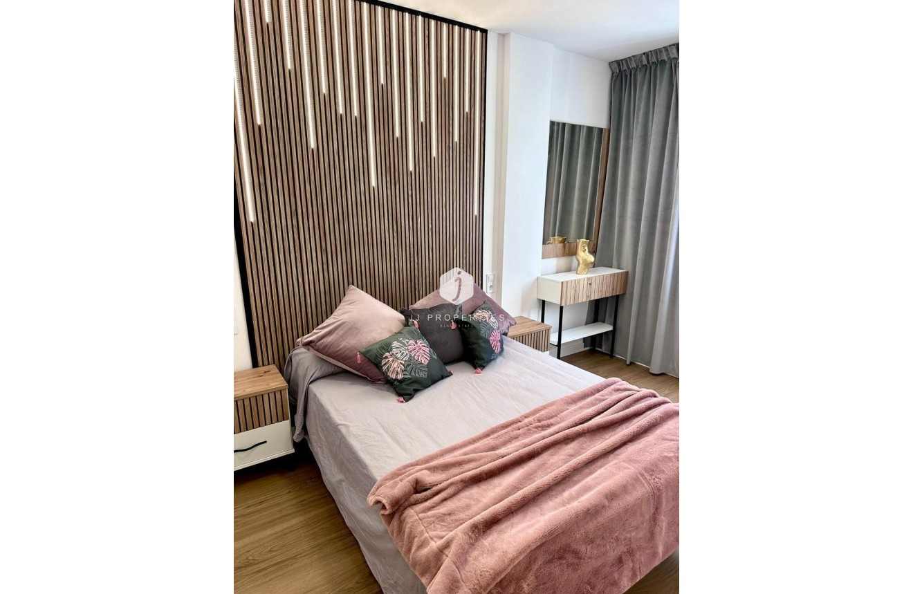 Tweedehands - Appartement / flat -
Torrevieja - Playa del Cura