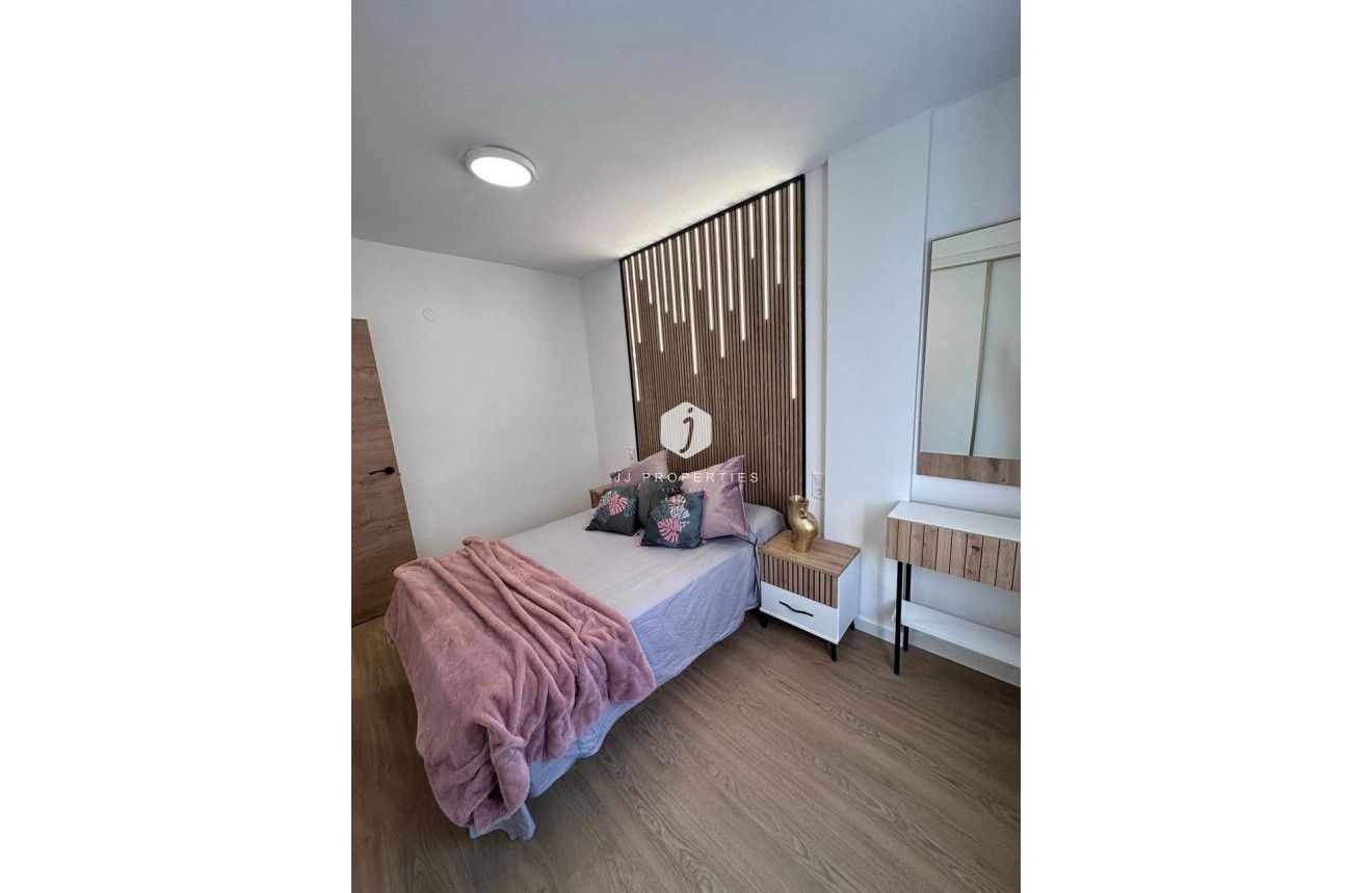 Tweedehands - Appartement / flat -
Torrevieja - Playa del Cura