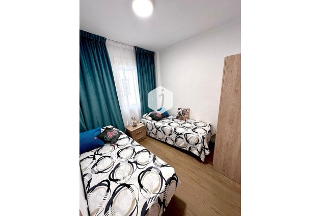 Tweedehands - Appartement / flat -
Torrevieja - Playa del Cura