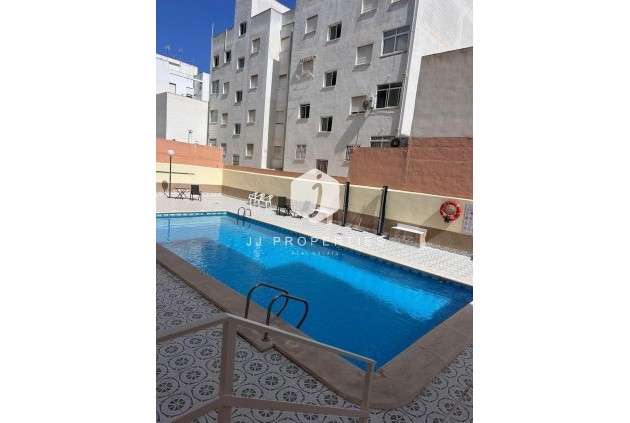 Tweedehands - Appartement / flat -
Torrevieja - Playa del Cura