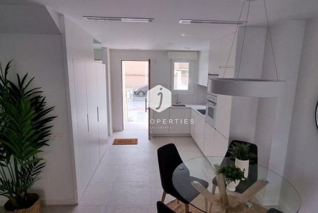 Tweedehands - Chalet -
Torrevieja - aguas nuevas