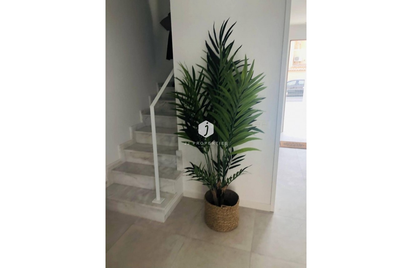 Tweedehands - Chalet -
Torrevieja - aguas nuevas