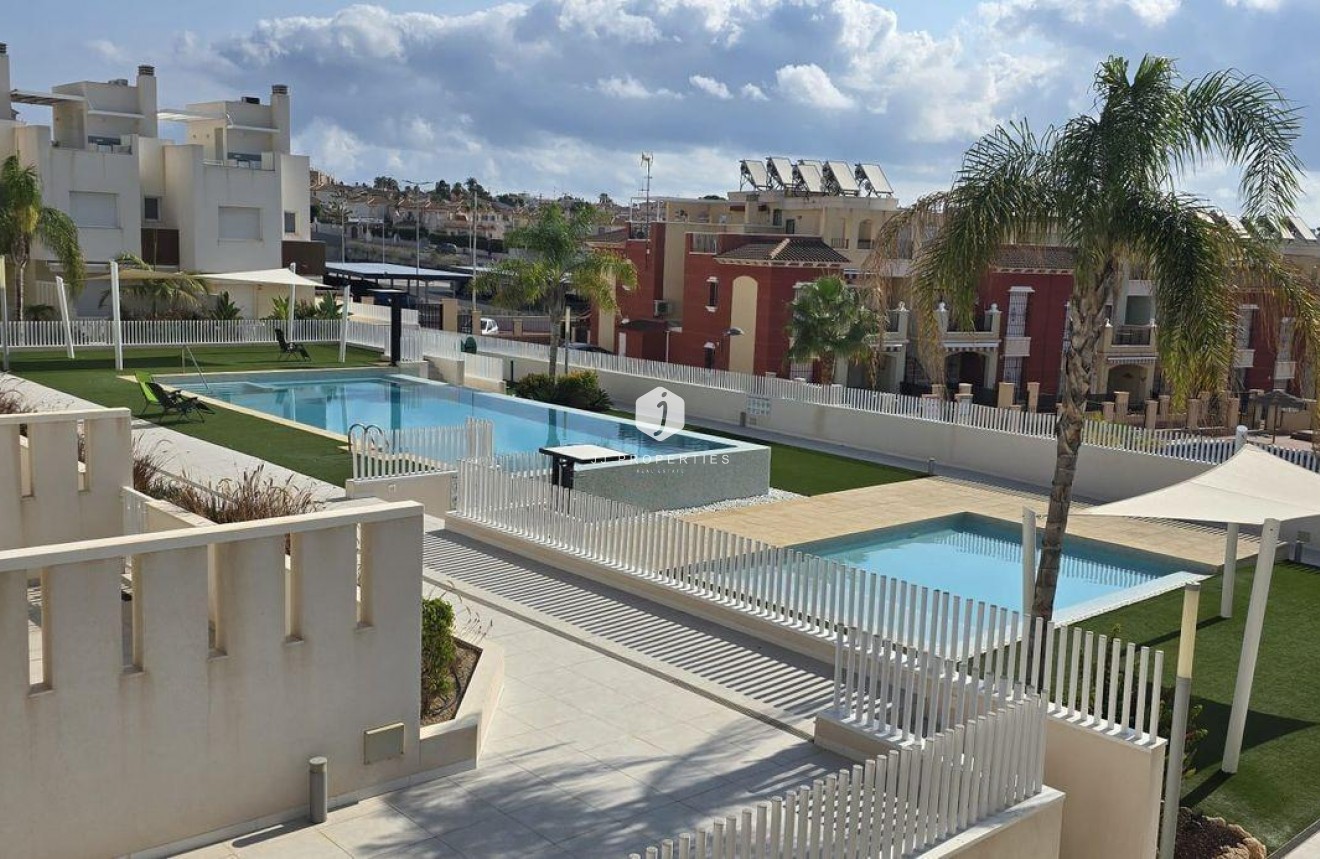 Tweedehands - Chalet -
Torrevieja - aguas nuevas
