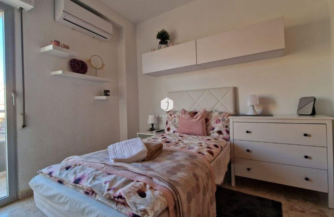 Aus zweiter Hand - Wohnung -
Torrevieja - Playa de los Locos