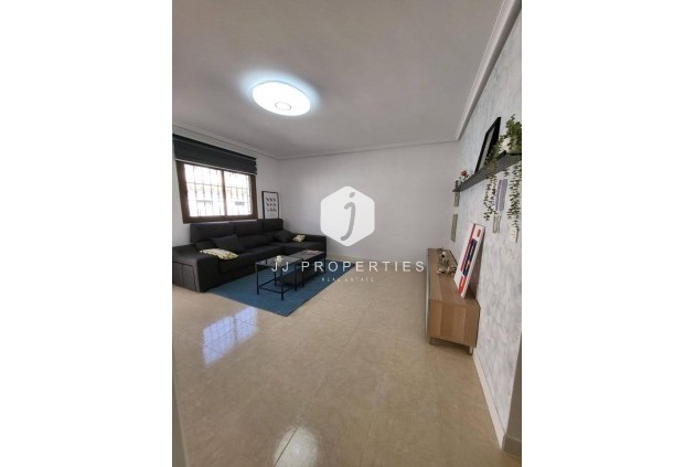 Tweedehands - Chalet -
San Miguel de Salinas - Ciudad De Las Comunicaciones