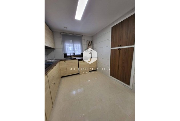 Tweedehands - Chalet -
San Miguel de Salinas - Ciudad De Las Comunicaciones