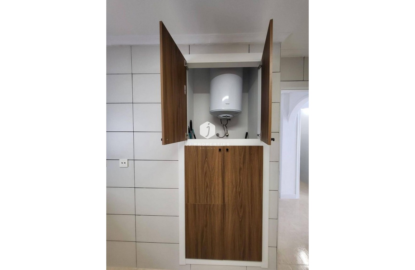 Tweedehands - Chalet -
San Miguel de Salinas - Ciudad De Las Comunicaciones