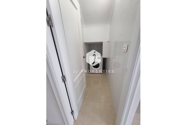 Tweedehands - Chalet -
San Miguel de Salinas - Ciudad De Las Comunicaciones