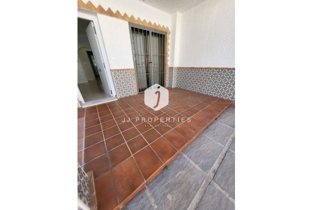 Tweedehands - Chalet -
San Miguel de Salinas - Ciudad De Las Comunicaciones