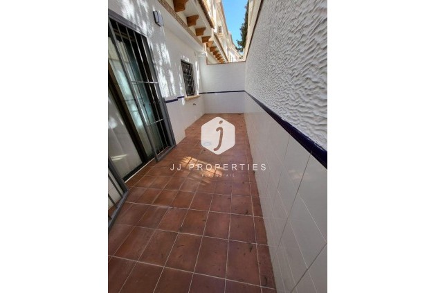 Tweedehands - Chalet -
San Miguel de Salinas - Ciudad De Las Comunicaciones