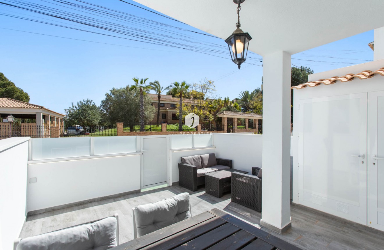 Tweedehands - duplex -
Torrevieja - Costa Blanca