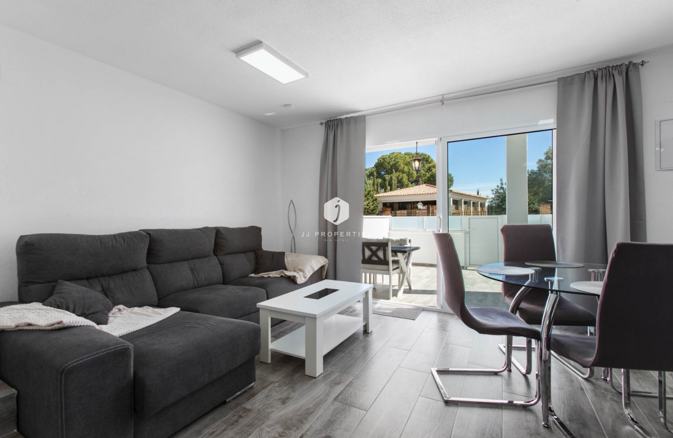 Tweedehands - duplex -
Torrevieja - Costa Blanca