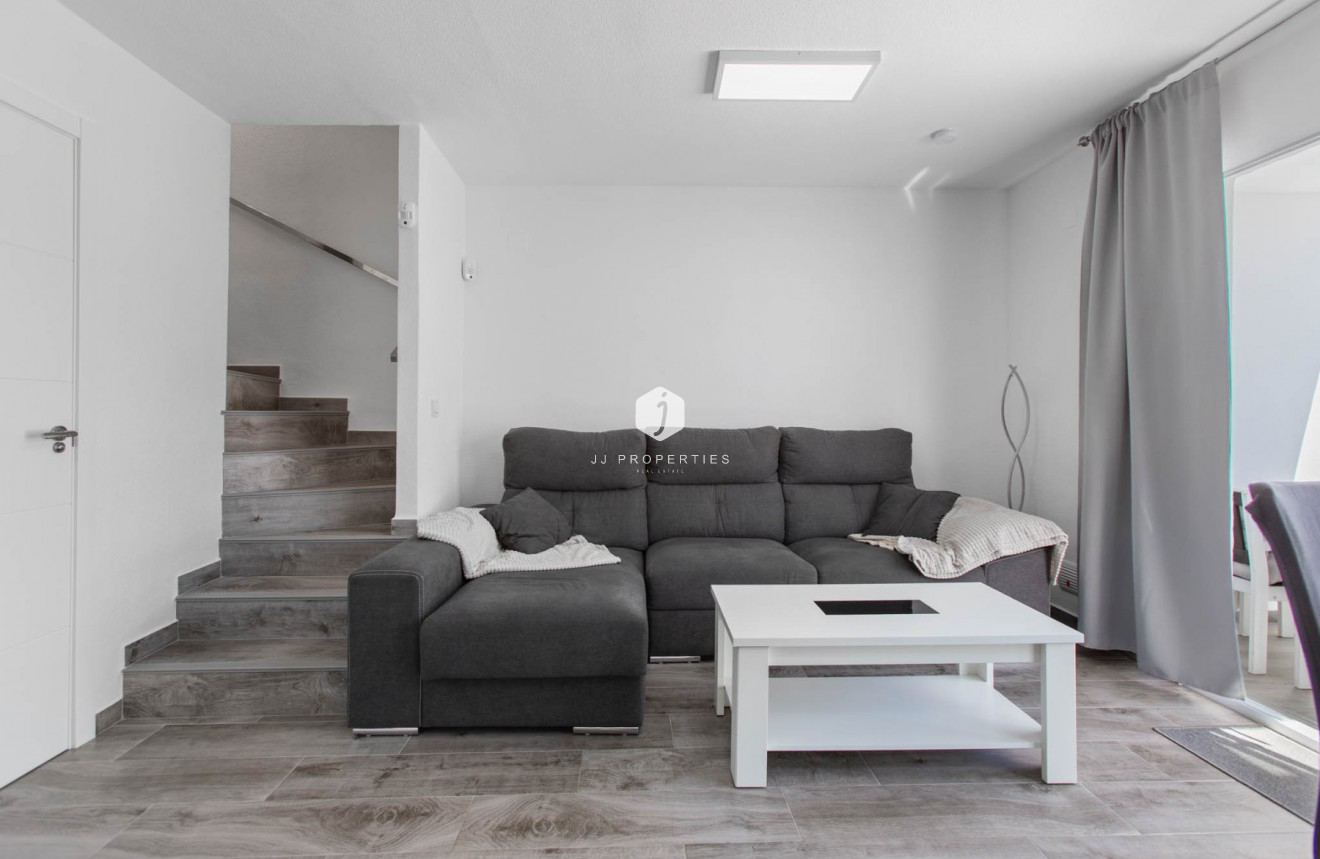 Tweedehands - duplex -
Torrevieja - Costa Blanca