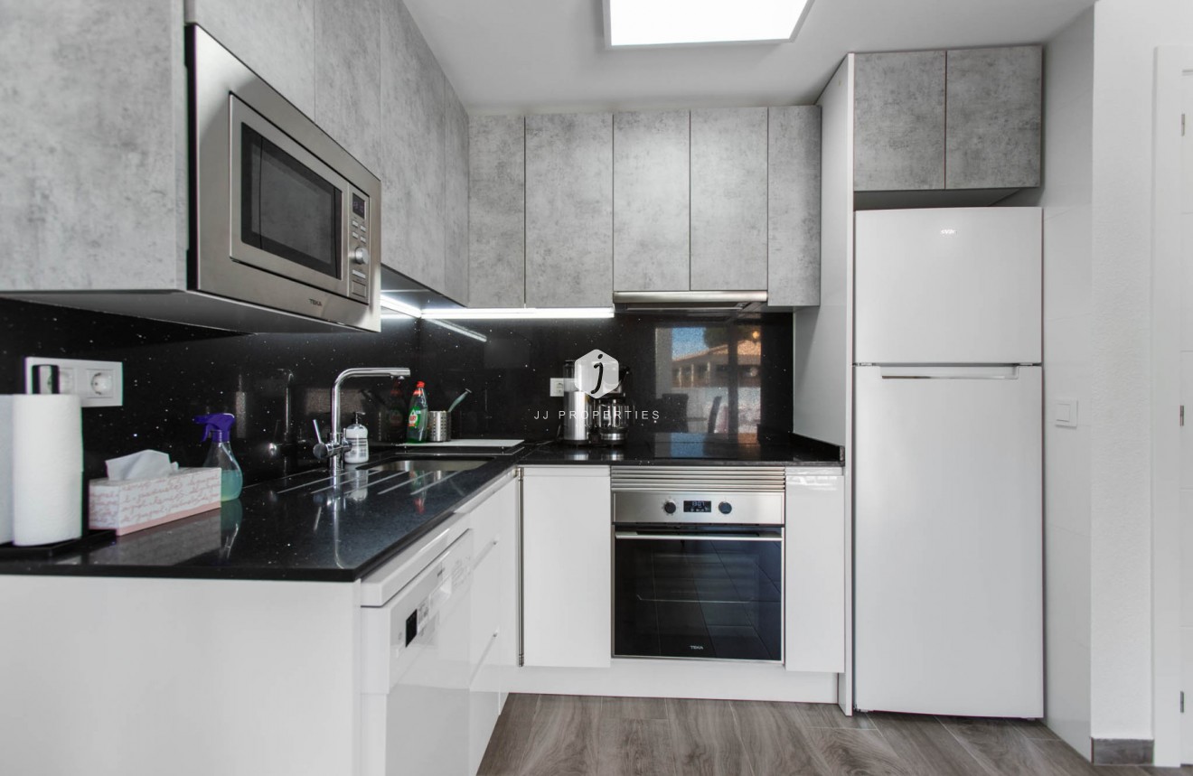 Tweedehands - duplex -
Torrevieja - Costa Blanca