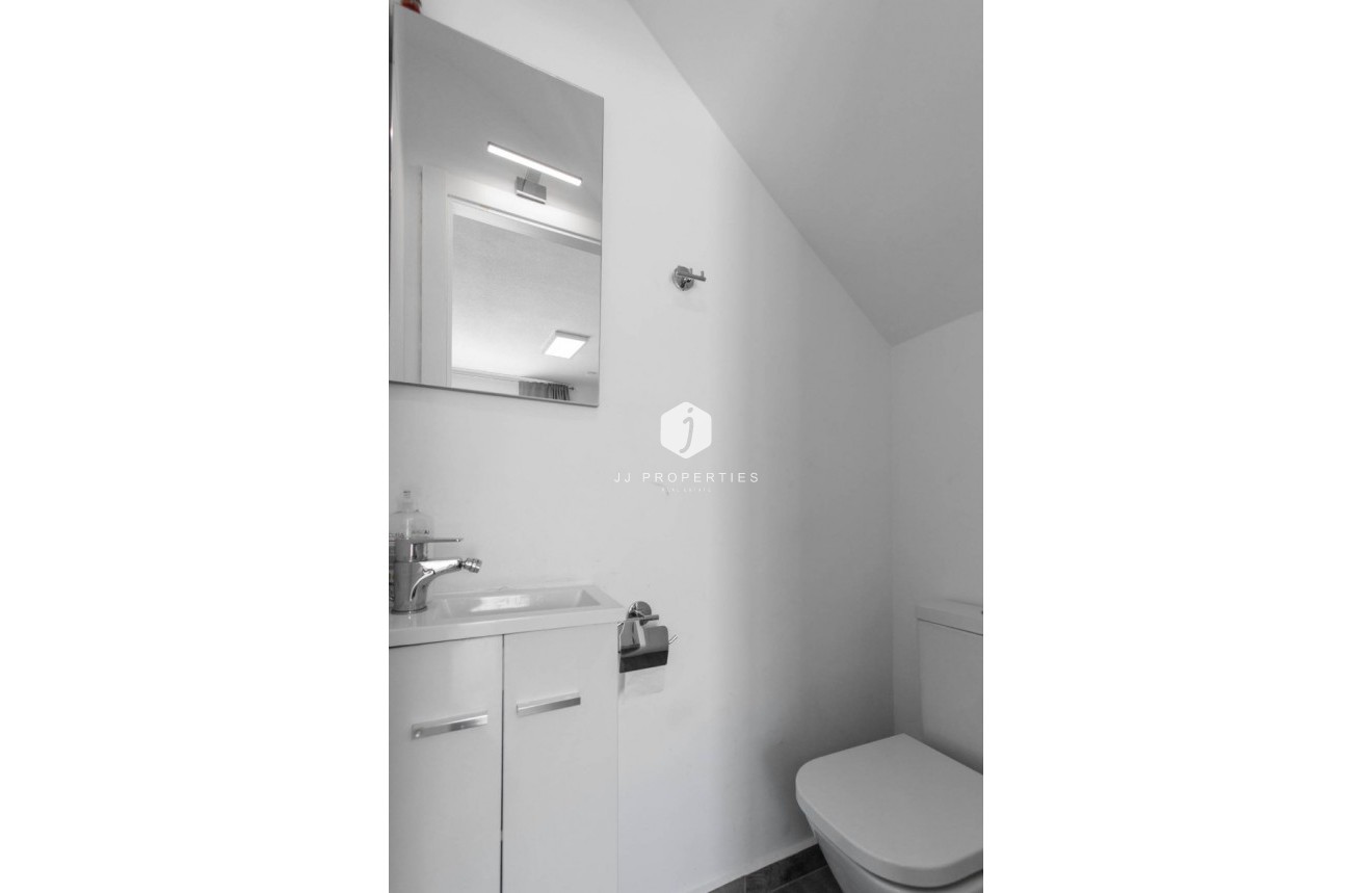 Tweedehands - duplex -
Torrevieja - Costa Blanca