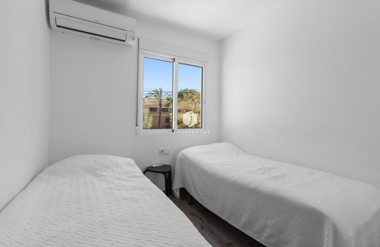 Tweedehands - duplex -
Torrevieja - Costa Blanca