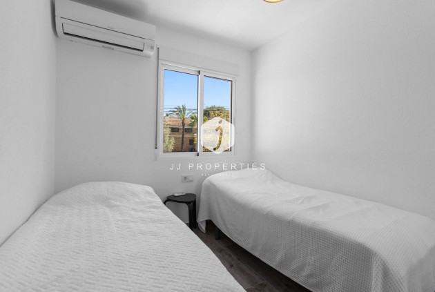 Tweedehands - duplex -
Torrevieja - Costa Blanca