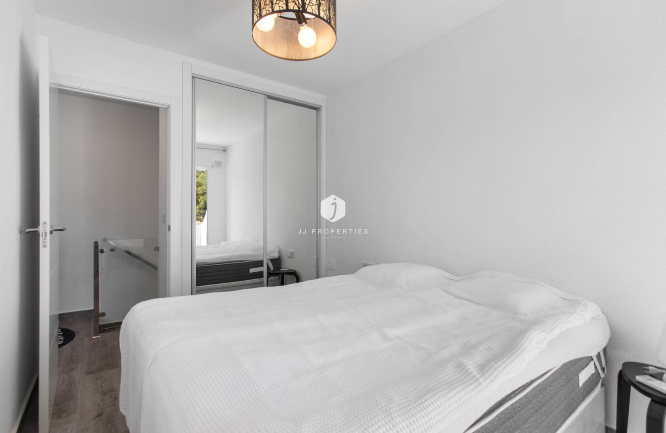 Tweedehands - duplex -
Torrevieja - Costa Blanca