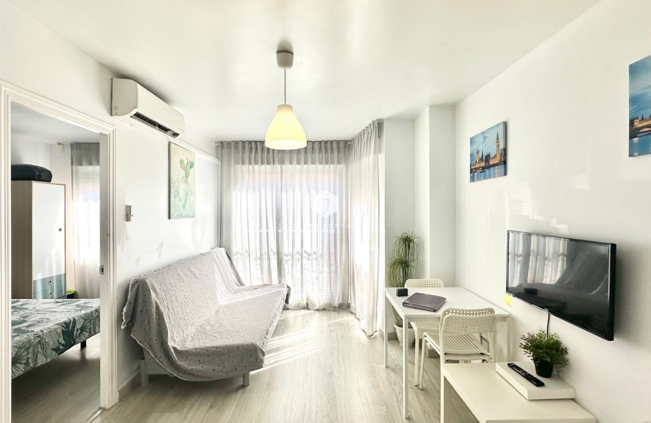 Tweedehands - Appartement / flat -
Torrevieja - Paseo maritimo