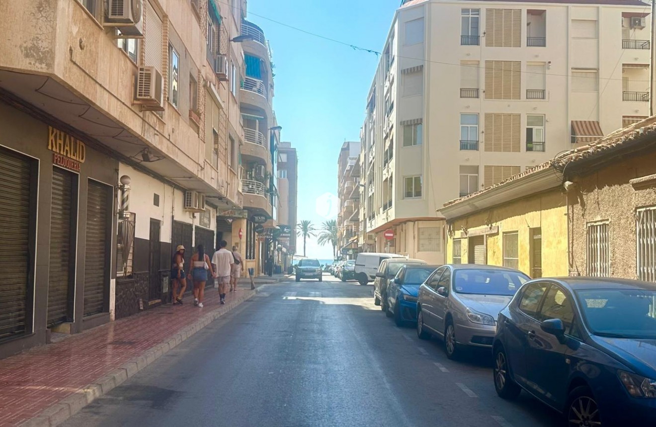 Tweedehands - Appartement / flat -
Torrevieja - Paseo maritimo