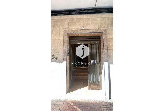 Tweedehands - Appartement / flat -
Torrevieja - Paseo maritimo