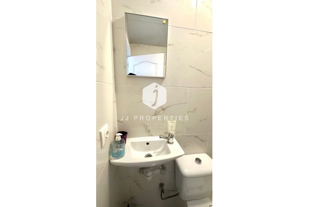 Tweedehands - Appartement / flat -
Torrevieja - Paseo maritimo