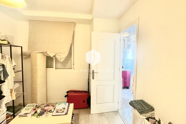 Tweedehands - Appartement / flat -
Torrevieja - Paseo maritimo