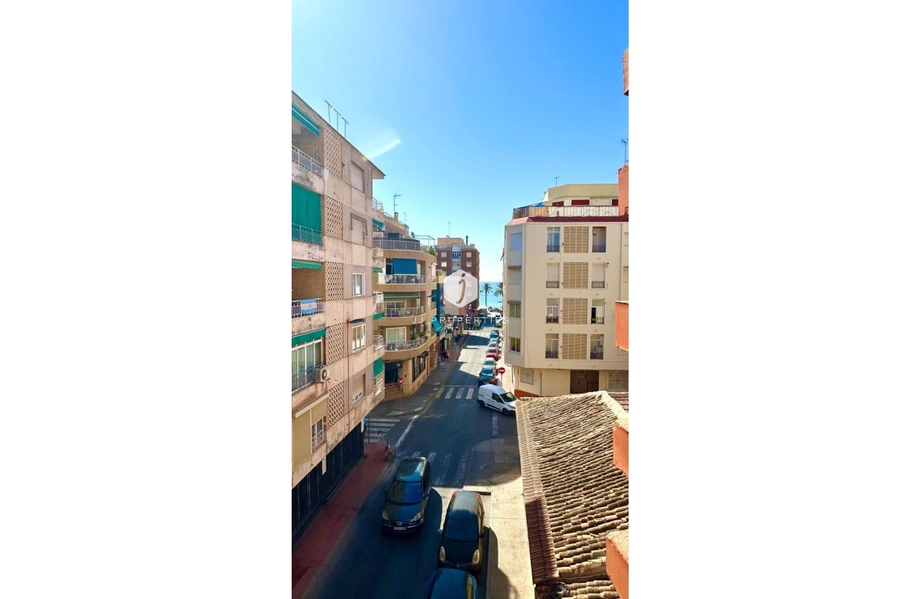 Tweedehands - Appartement / flat -
Torrevieja - Paseo maritimo