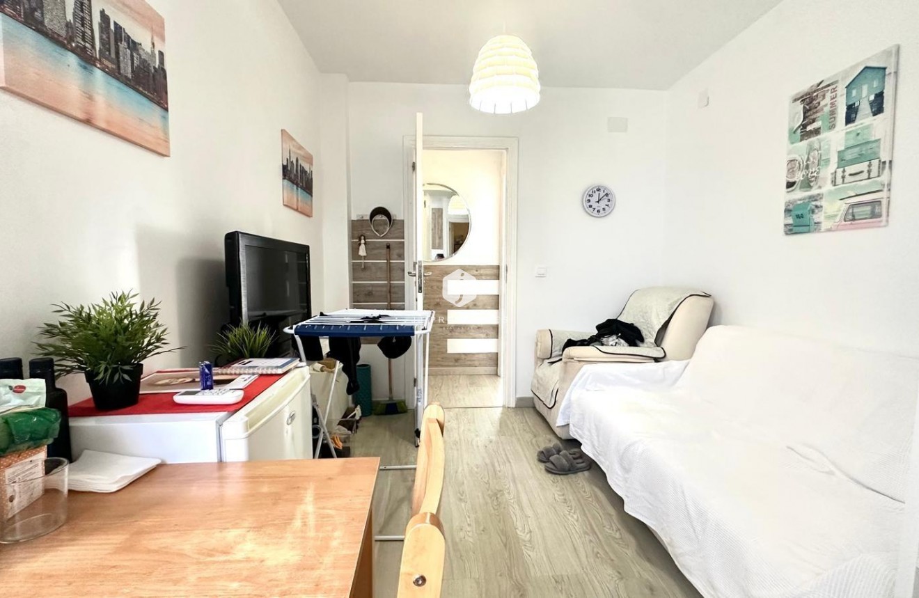 Tweedehands - Appartement / flat -
Torrevieja - Paseo maritimo