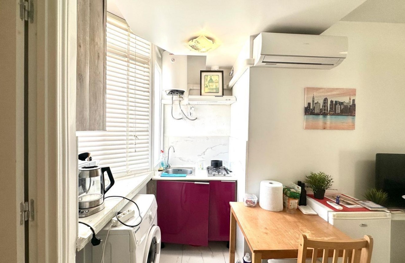 Tweedehands - Appartement / flat -
Torrevieja - Paseo maritimo