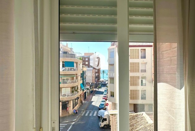 Tweedehands - Appartement / flat -
Torrevieja - Paseo maritimo