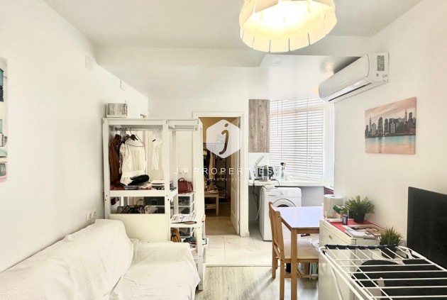 Tweedehands - Appartement / flat -
Torrevieja - Paseo maritimo