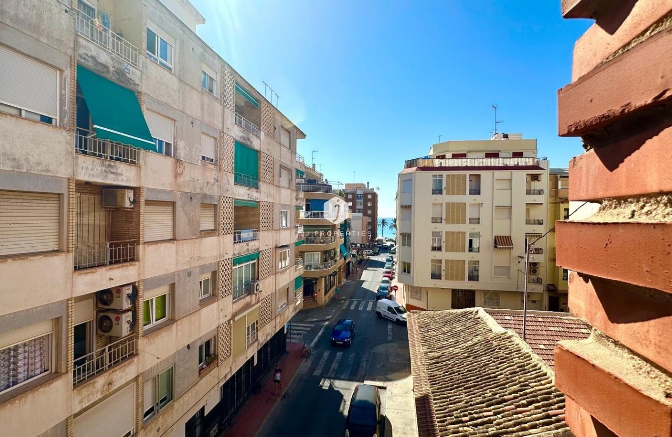 Tweedehands - Appartement / flat -
Torrevieja - Paseo maritimo