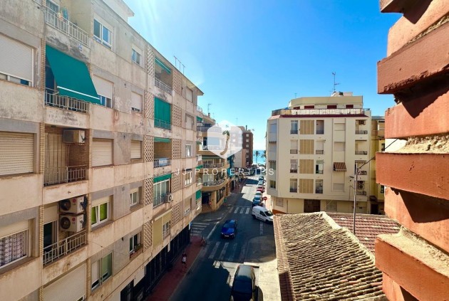 Tweedehands - Appartement / flat -
Torrevieja - Paseo maritimo