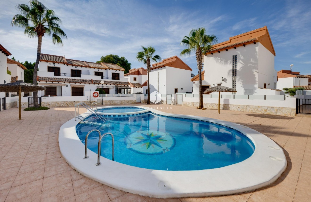 Tweedehands - Villa -
Orihuela Costa - PAU 8