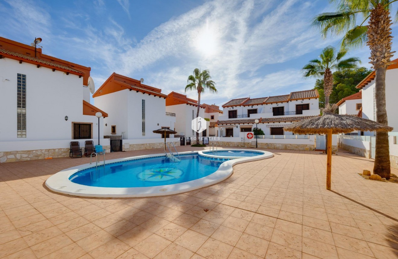 Tweedehands - Villa -
Orihuela Costa - PAU 8