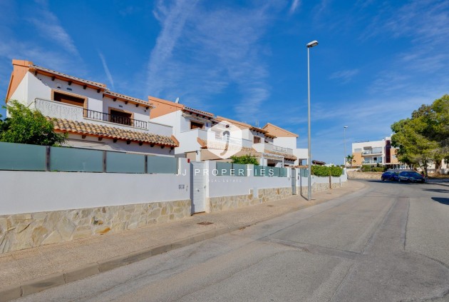 Tweedehands - Villa -
Orihuela Costa - PAU 8