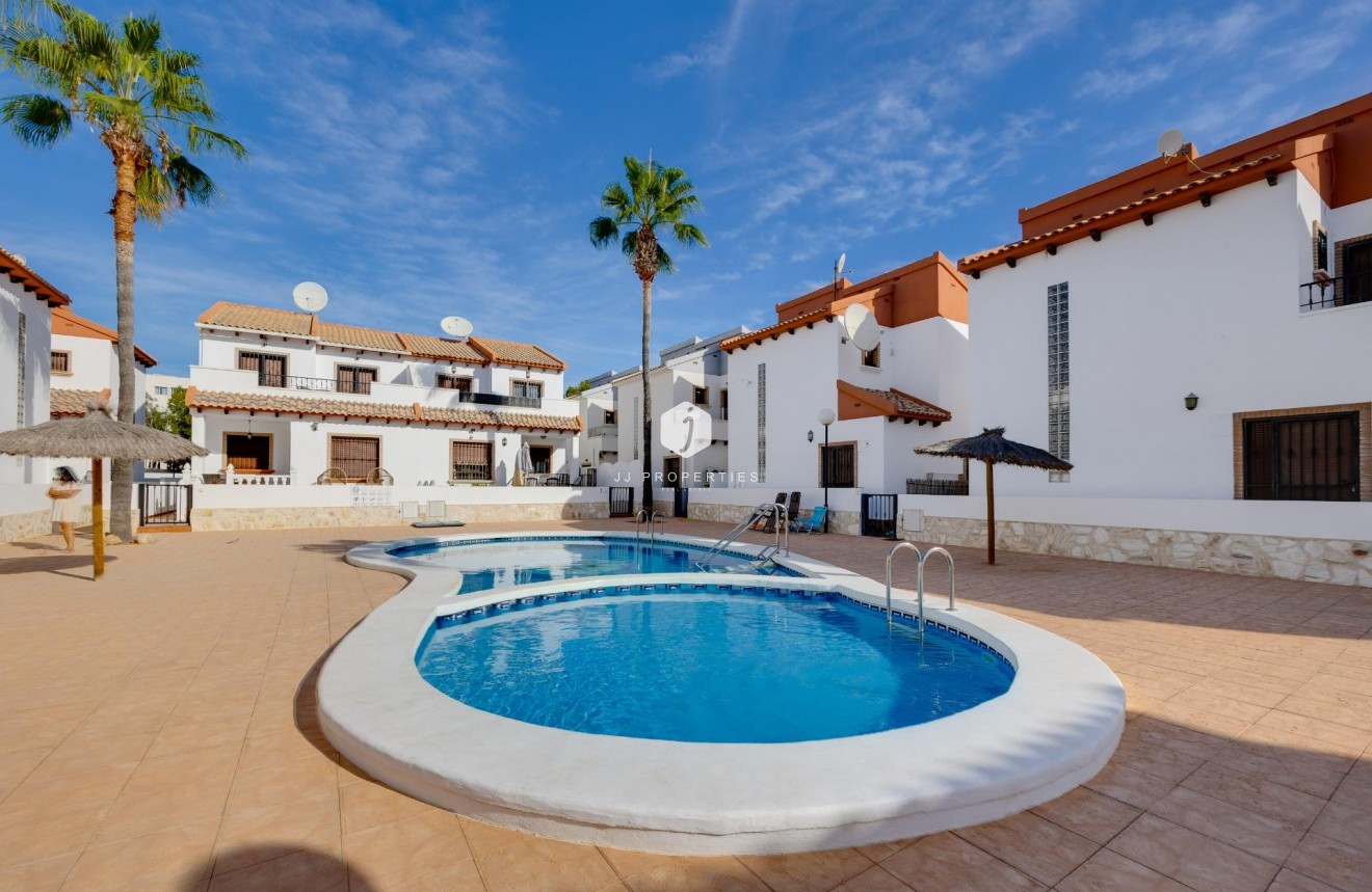 Tweedehands - Villa -
Orihuela Costa - PAU 8