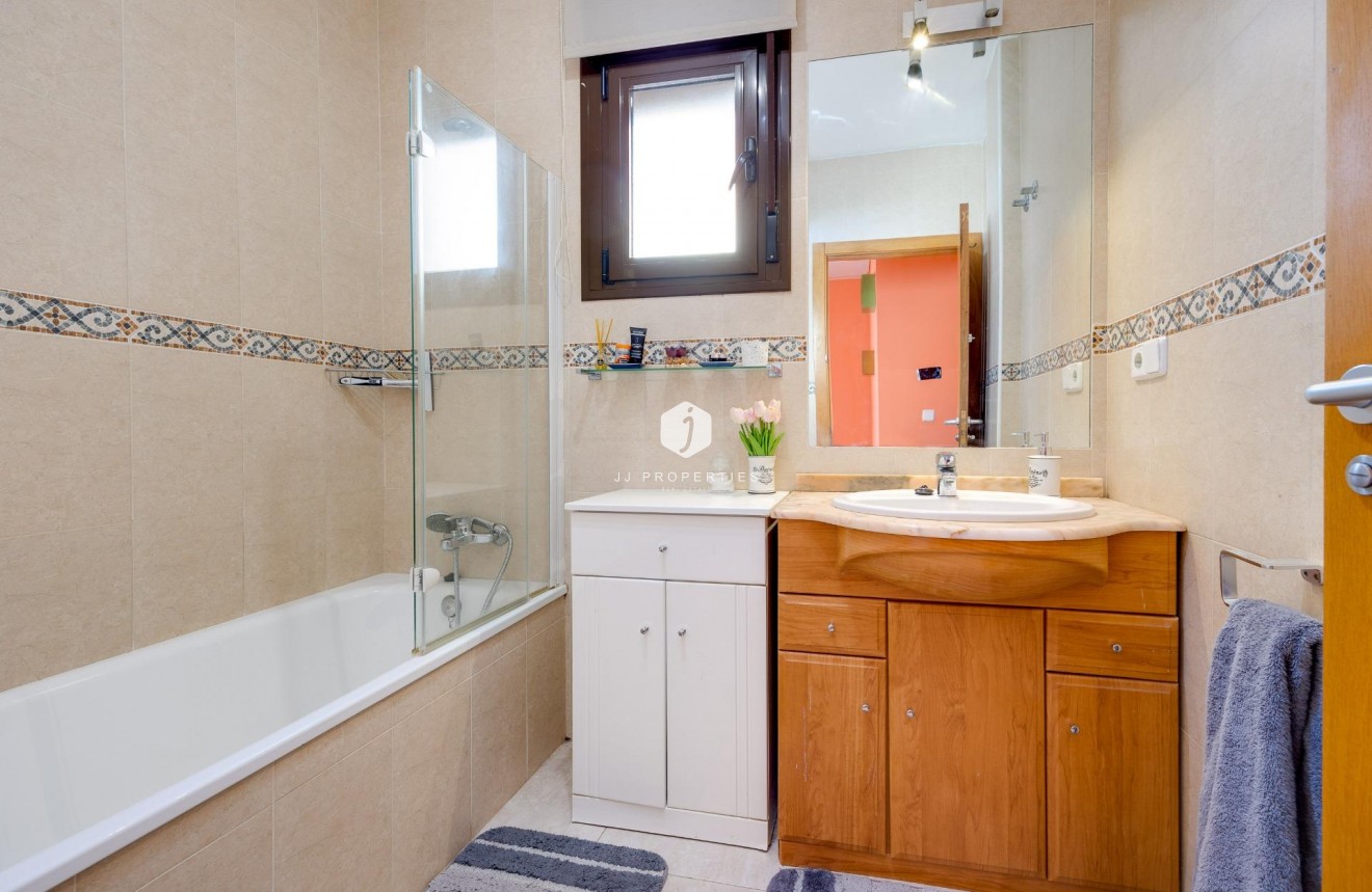 Tweedehands - Villa -
Orihuela Costa - PAU 8