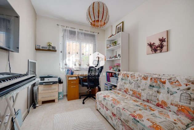 Tweedehands - Villa -
Orihuela Costa - PAU 8