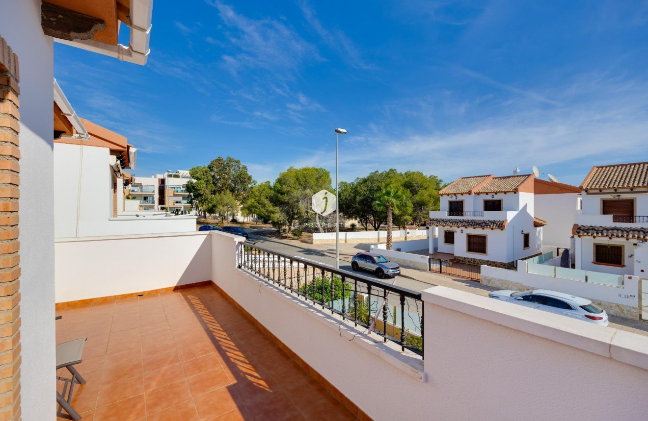 Tweedehands - Villa -
Orihuela Costa - PAU 8