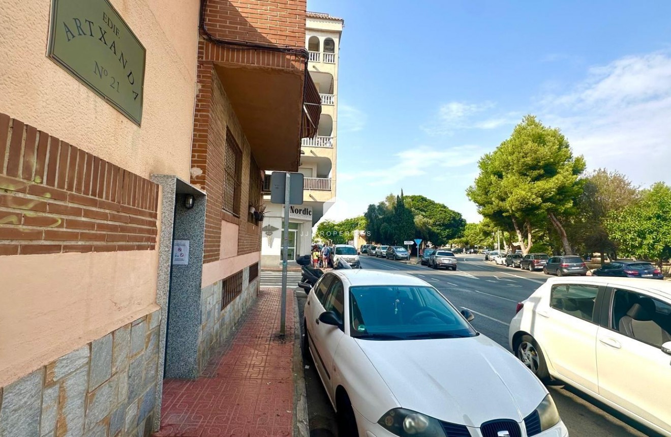 Tweedehands - Appartement / flat -
Torrevieja - Acequion