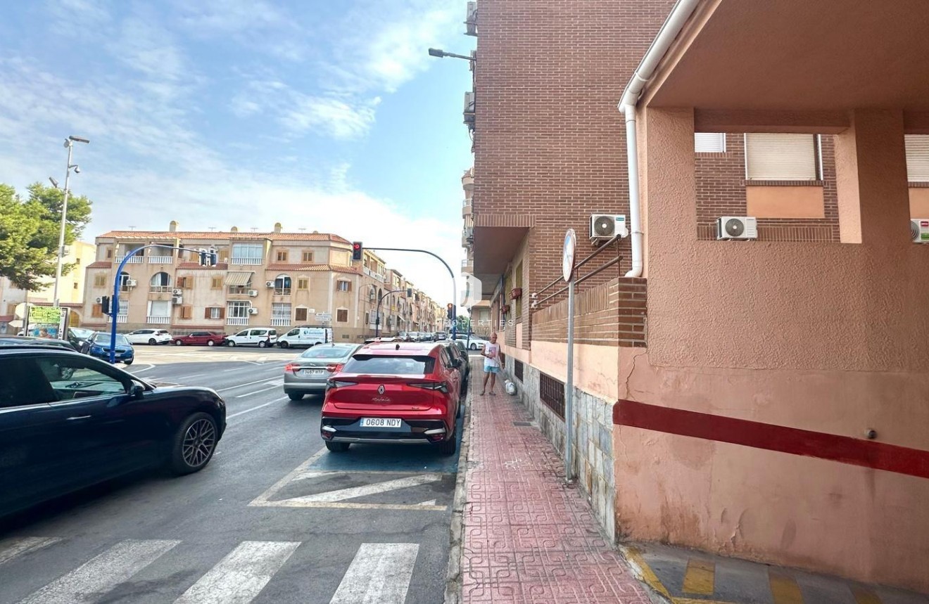 Tweedehands - Appartement / flat -
Torrevieja - Acequion
