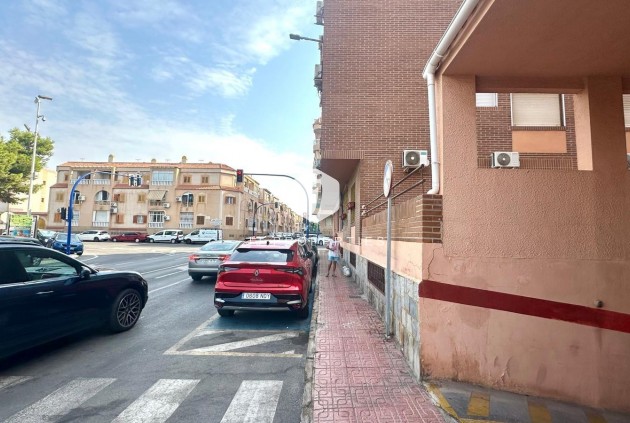 Tweedehands - Appartement / flat -
Torrevieja - Acequion