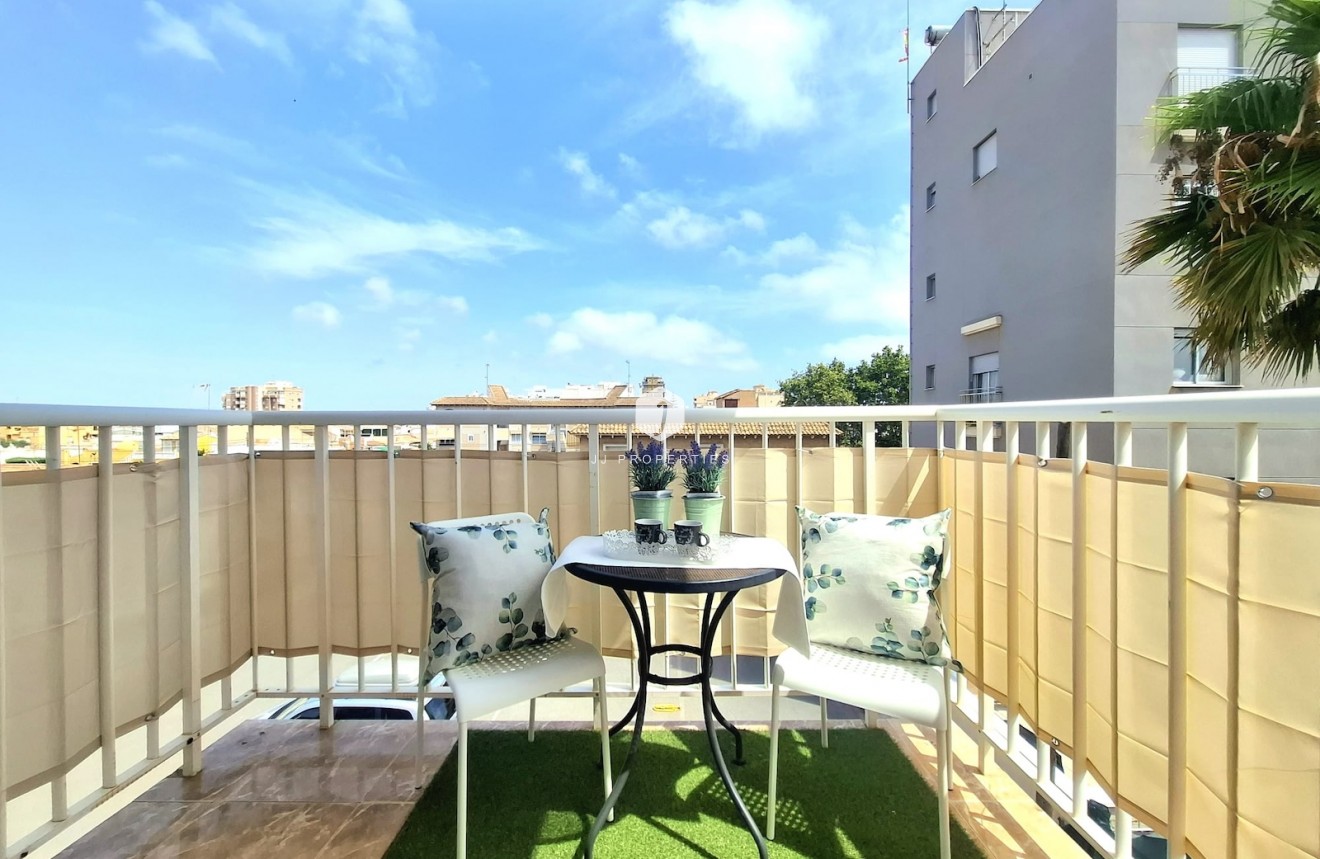 D'occasion - Appartement -
Torrevieja - Costa Blanca
