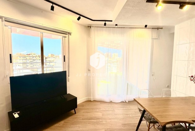 Tweedehands - Appartement / flat -
Torrevieja - Centro