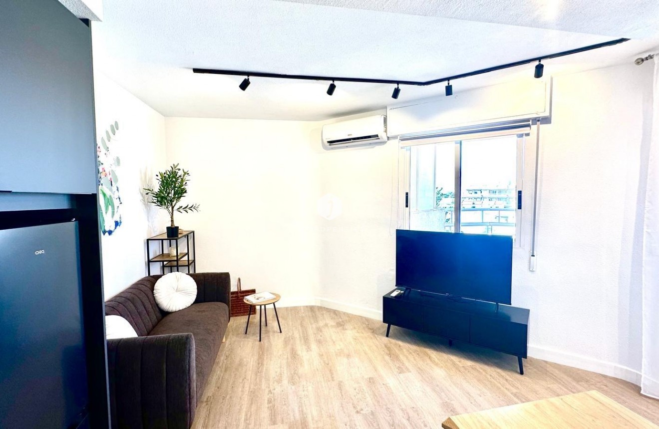 Tweedehands - Appartement / flat -
Torrevieja - Centro