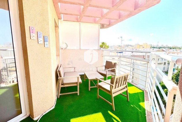 Tweedehands - Appartement / flat -
Torrevieja - Centro
