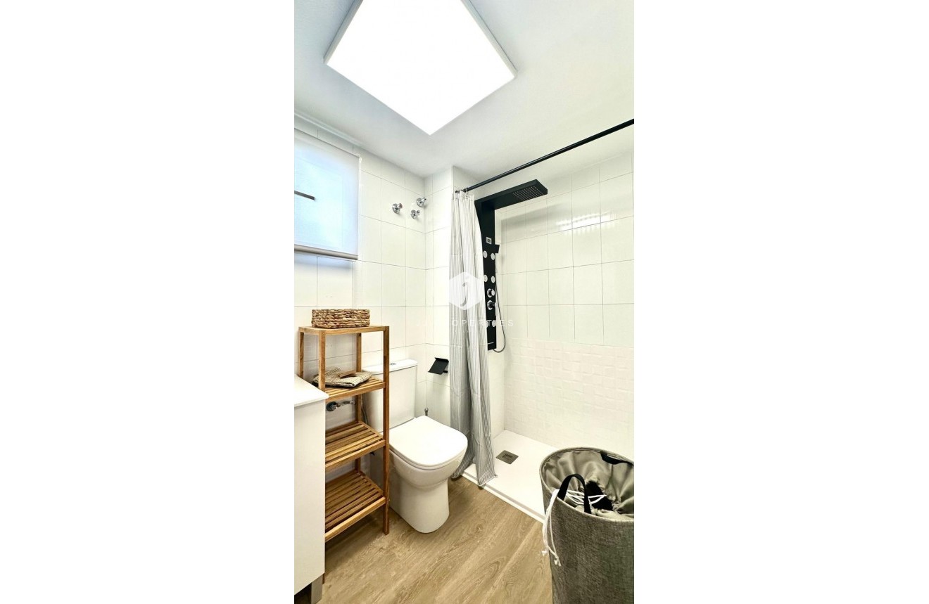 Tweedehands - Appartement / flat -
Torrevieja - Centro